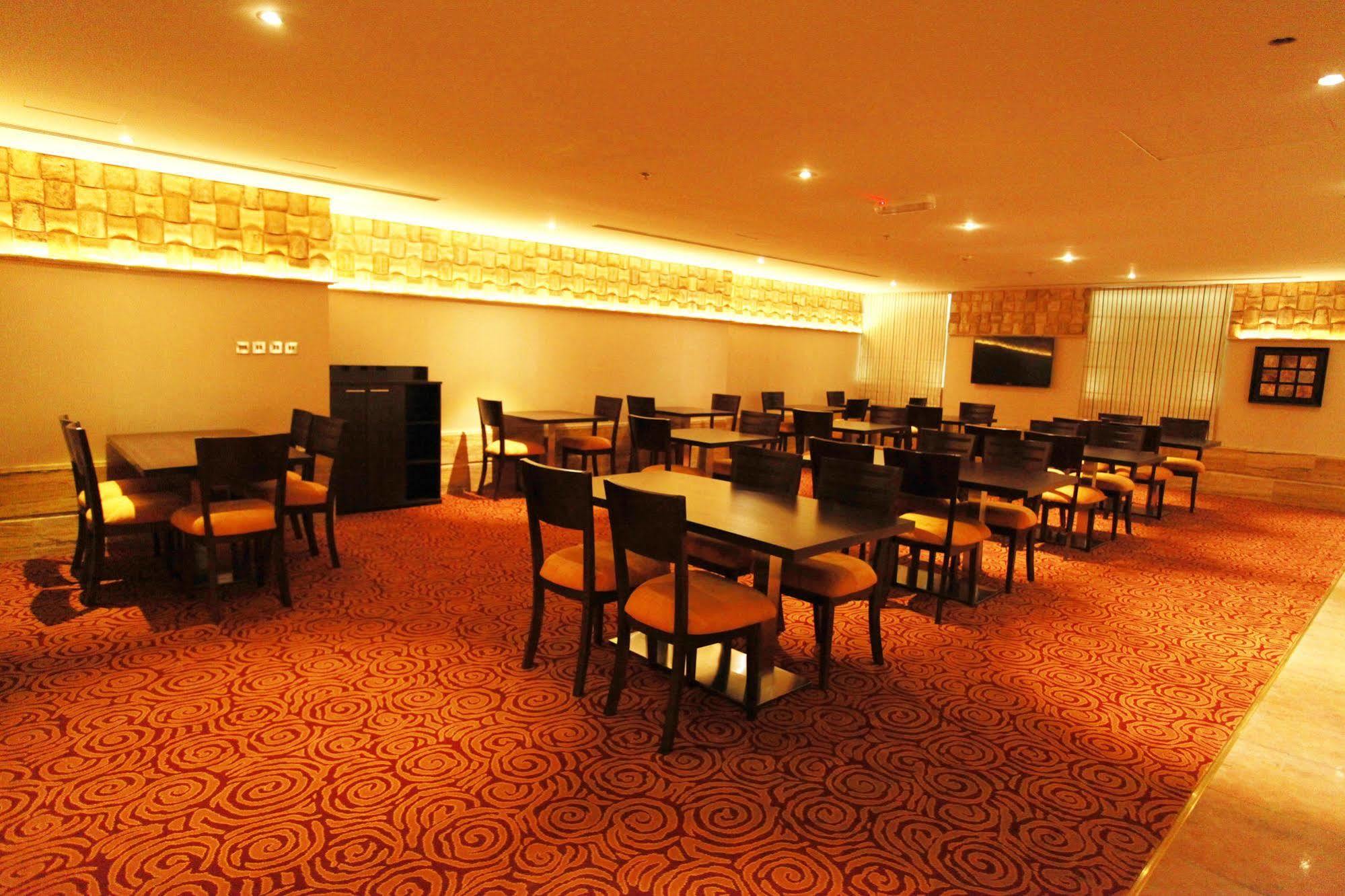 דוחה Golden Ocean Hotel מראה חיצוני תמונה