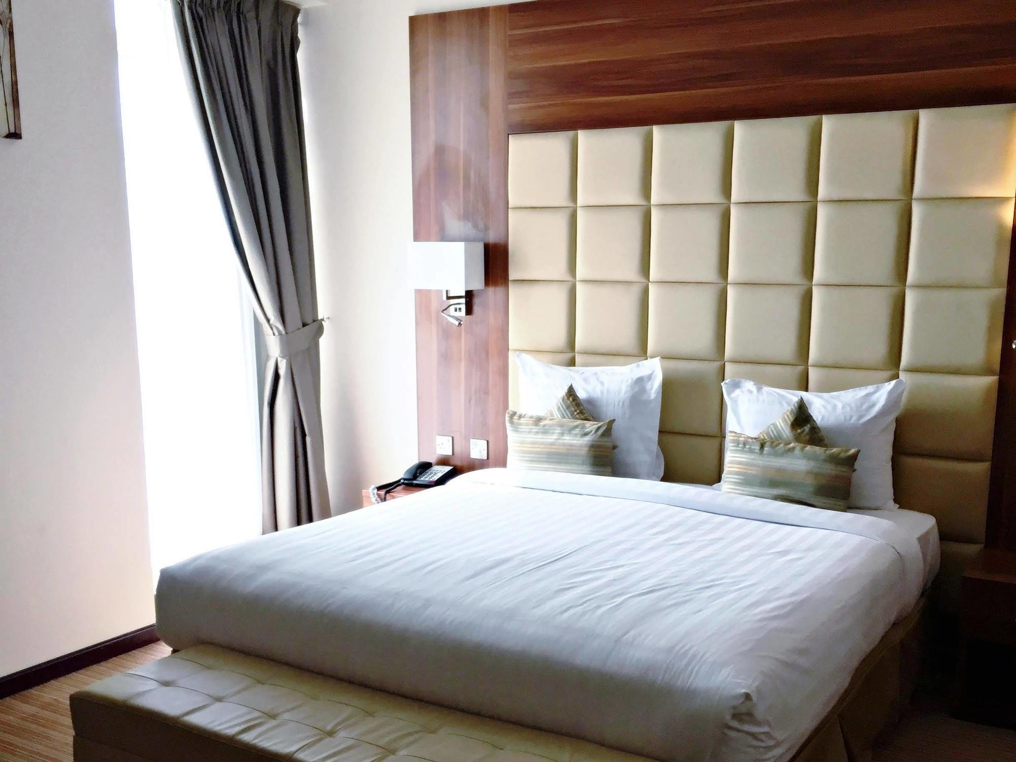 דוחה Golden Ocean Hotel מראה חיצוני תמונה